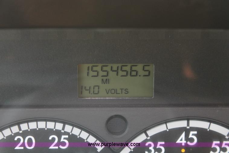 image for item E2917 2006 Sterling LT9500 semi truck