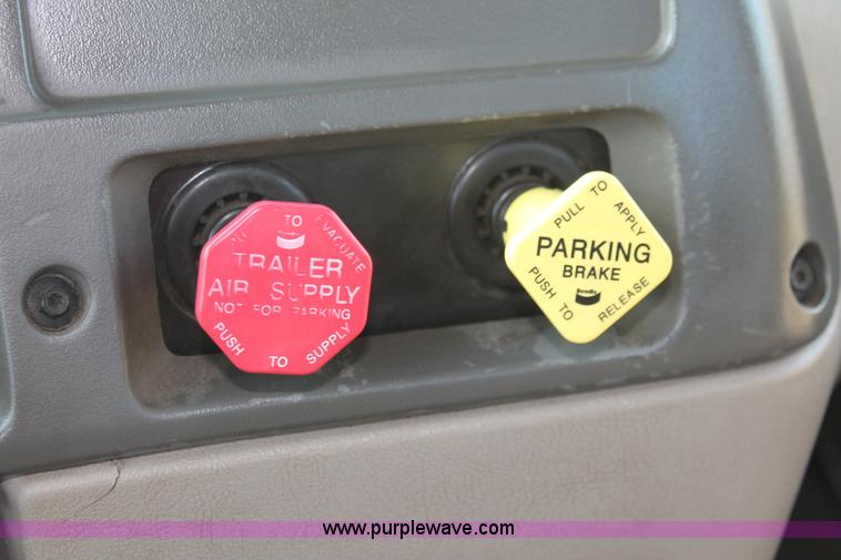 image for item E2917 2006 Sterling LT9500 semi truck