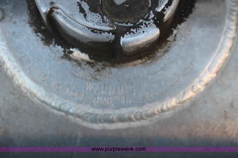 image for item E2917 2006 Sterling LT9500 semi truck