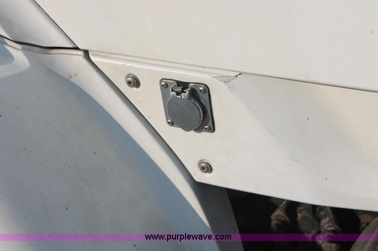 image for item E2917 2006 Sterling LT9500 semi truck