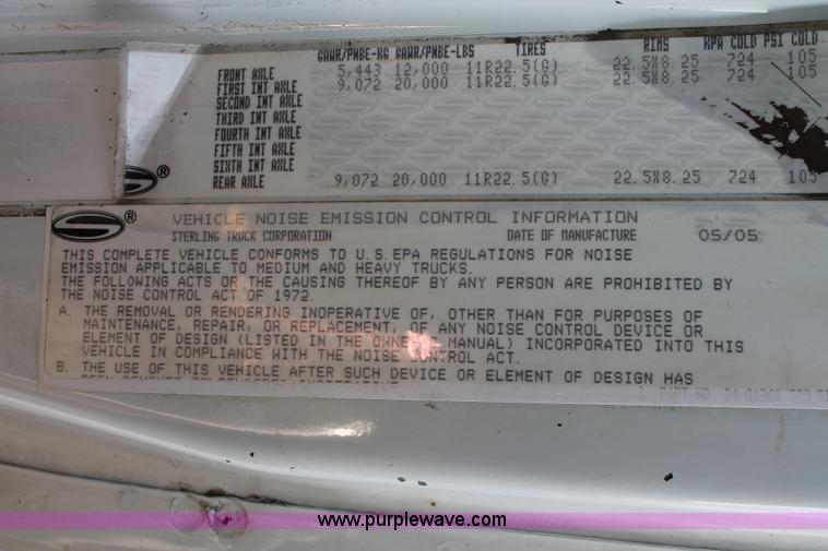 image for item E2917 2006 Sterling LT9500 semi truck