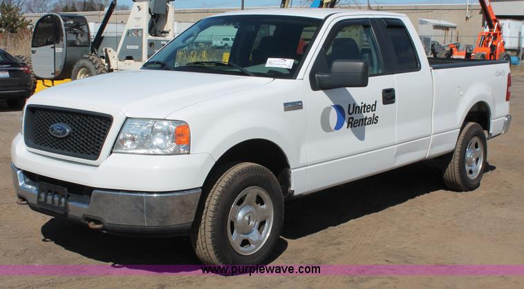 image for item E3270 2005 Ford F150 XLT SuperCab pickup truck