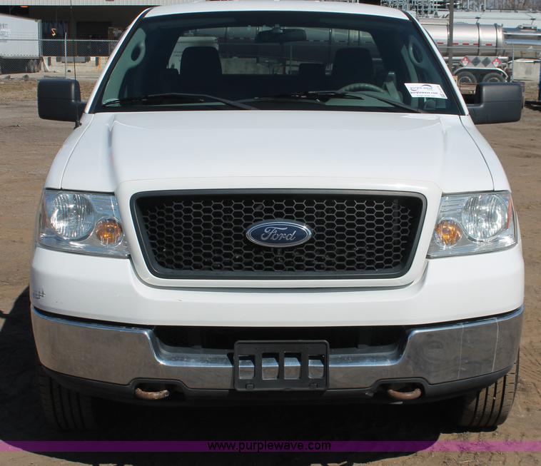 image for item E3270 2005 Ford F150 XLT SuperCab pickup truck