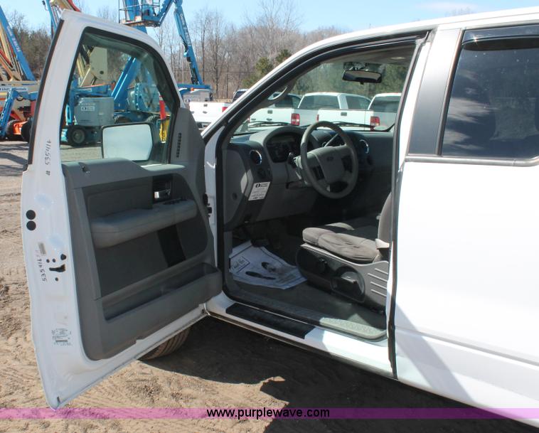 image for item E3270 2005 Ford F150 XLT SuperCab pickup truck