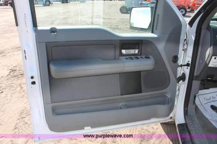 image for item E3270 2005 Ford F150 XLT SuperCab pickup truck