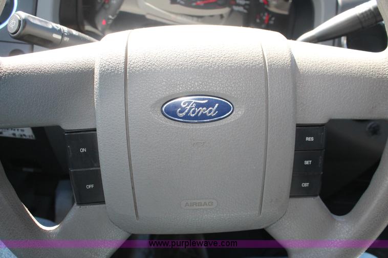 image for item E3270 2005 Ford F150 XLT SuperCab pickup truck