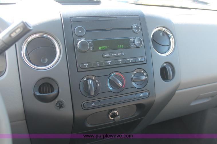 image for item E3270 2005 Ford F150 XLT SuperCab pickup truck