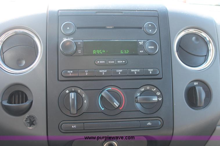 image for item E3270 2005 Ford F150 XLT SuperCab pickup truck