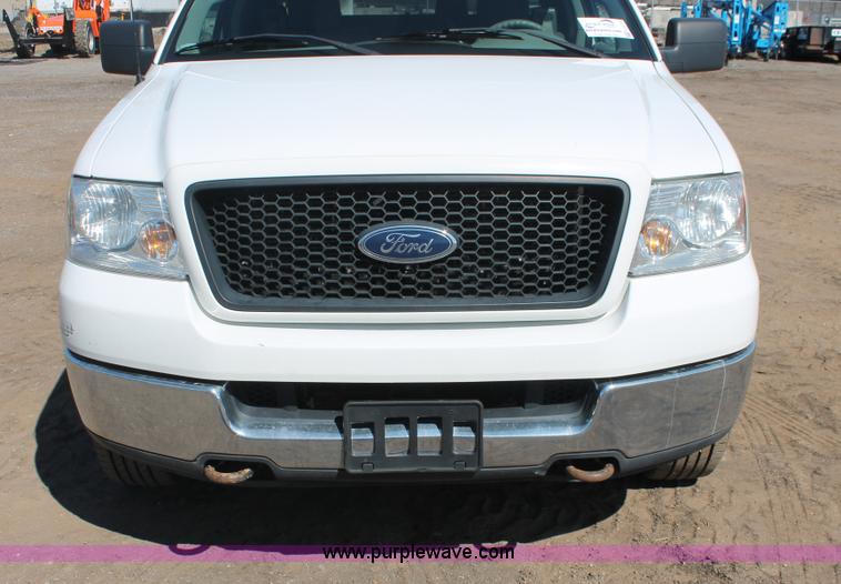 image for item E3270 2005 Ford F150 XLT SuperCab pickup truck