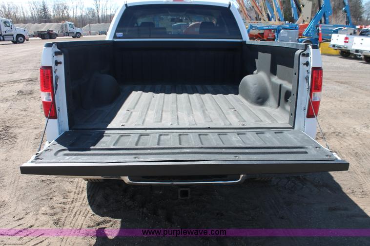 image for item E3270 2005 Ford F150 XLT SuperCab pickup truck
