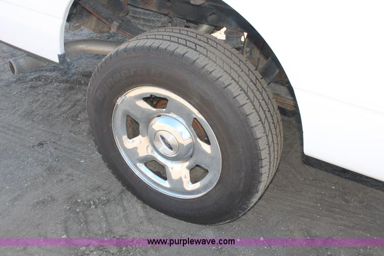 image for item E3270 2005 Ford F150 XLT SuperCab pickup truck