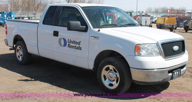 image for item E3271 2007 Ford F150 XLT SuperCab pickup truck