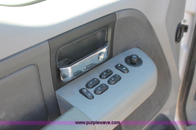 image for item E3271 2007 Ford F150 XLT SuperCab pickup truck
