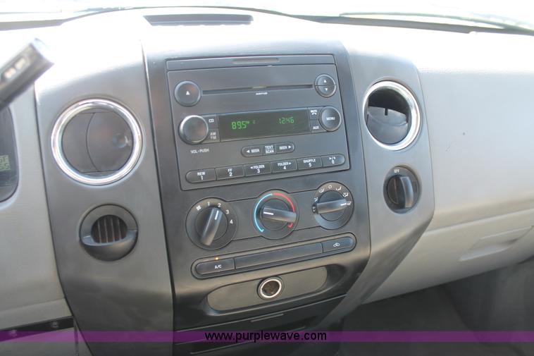 image for item E3271 2007 Ford F150 XLT SuperCab pickup truck