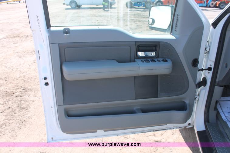 image for item E3272 2007 Ford F150 XLT SuperCab pickup truck