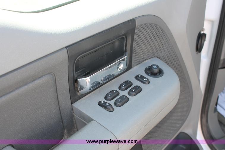 image for item E3272 2007 Ford F150 XLT SuperCab pickup truck