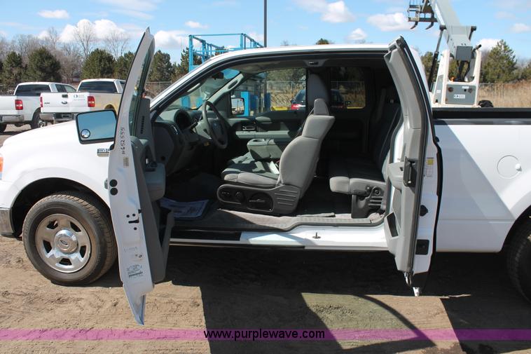 image for item E3272 2007 Ford F150 XLT SuperCab pickup truck