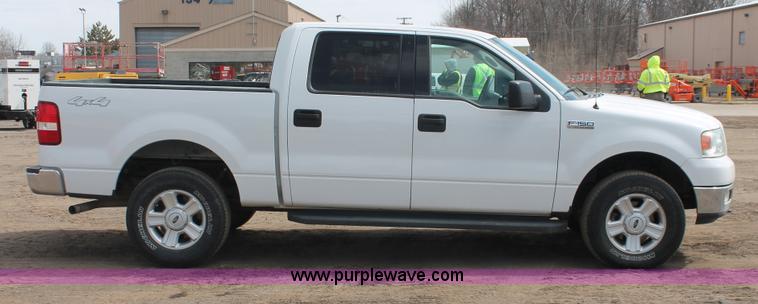 image for item E3273 2004 Ford F150 XLT SuperCrew pickup truck
