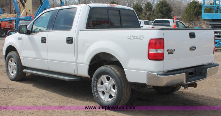 image for item E3273 2004 Ford F150 XLT SuperCrew pickup truck
