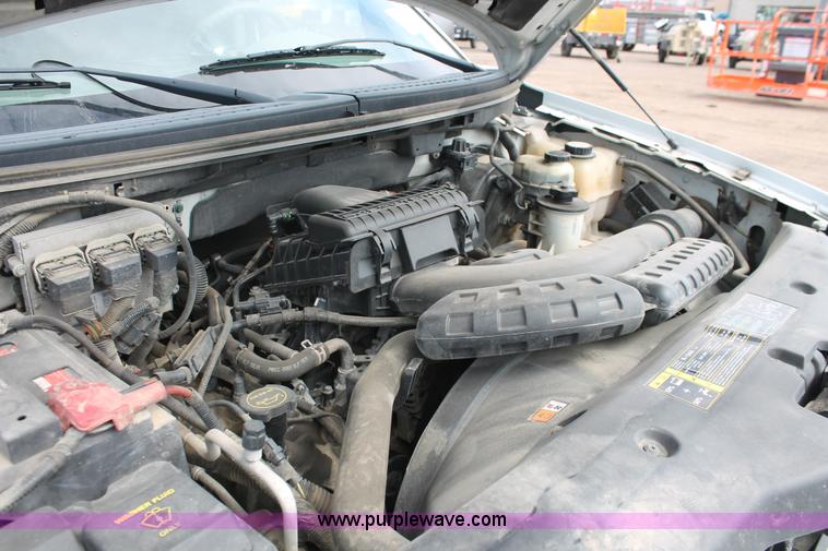 image for item E3273 2004 Ford F150 XLT SuperCrew pickup truck