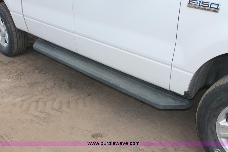 image for item E3273 2004 Ford F150 XLT SuperCrew pickup truck