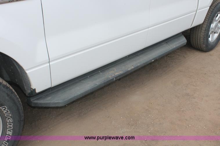 image for item E3273 2004 Ford F150 XLT SuperCrew pickup truck