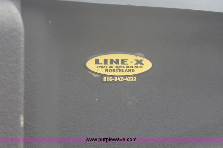 image for item E3273 2004 Ford F150 XLT SuperCrew pickup truck