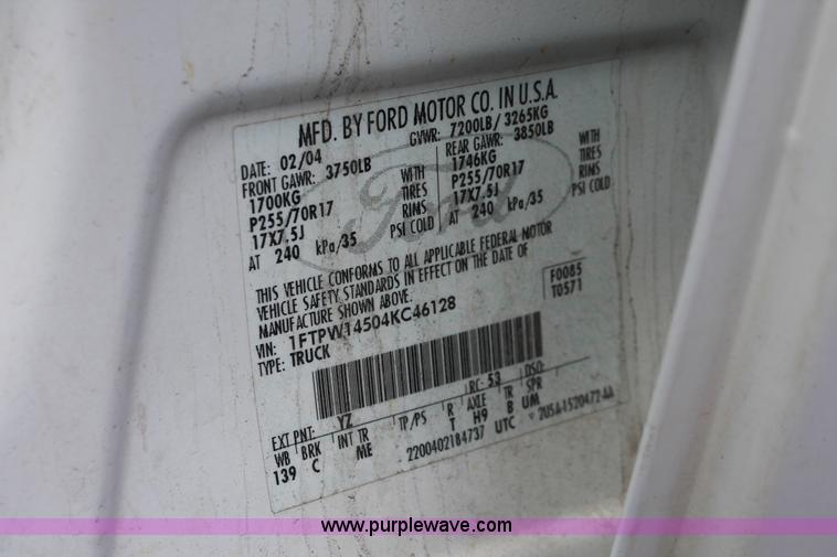 image for item E3273 2004 Ford F150 XLT SuperCrew pickup truck