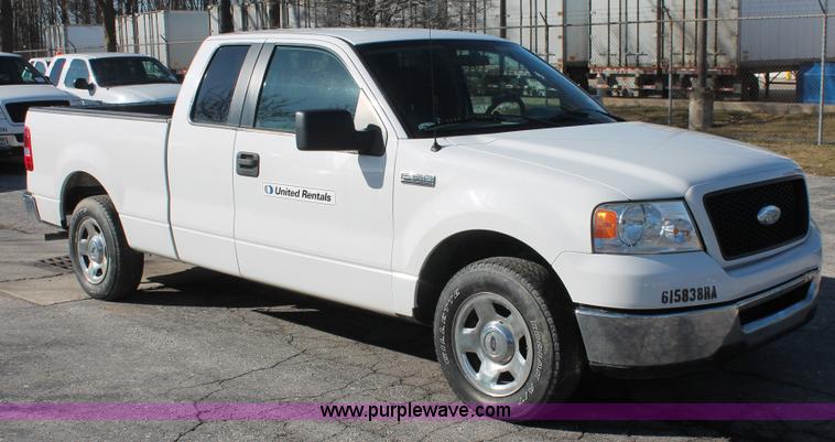 image for item E3275 2006 Ford F150 XLT SuperCab pickup truck