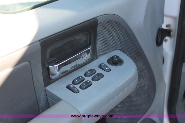 image for item E3275 2006 Ford F150 XLT SuperCab pickup truck