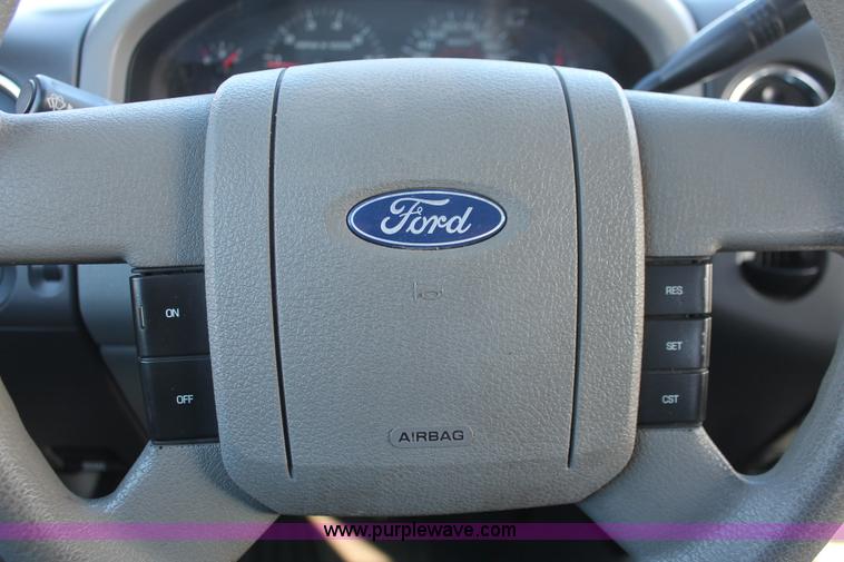 image for item E3275 2006 Ford F150 XLT SuperCab pickup truck