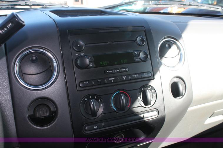 image for item E3275 2006 Ford F150 XLT SuperCab pickup truck