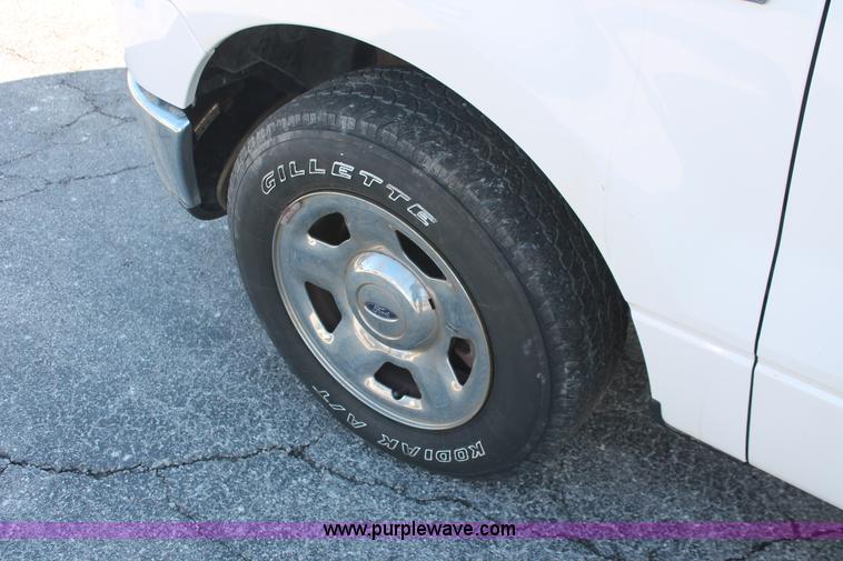 image for item E3275 2006 Ford F150 XLT SuperCab pickup truck