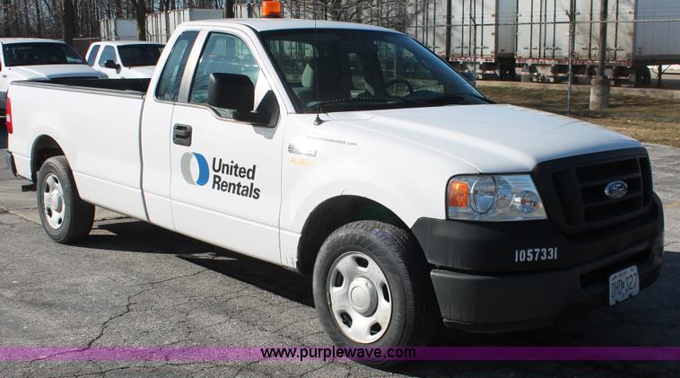 image for item E3276 2007 Ford F150 XL pickup truck