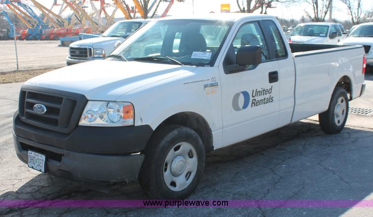 image for item E3276 2007 Ford F150 XL pickup truck