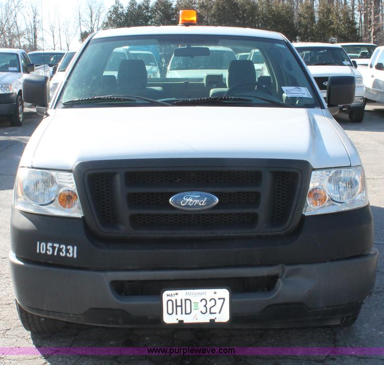 image for item E3276 2007 Ford F150 XL pickup truck