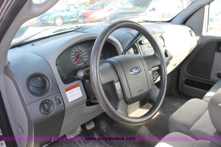 image for item E3276 2007 Ford F150 XL pickup truck