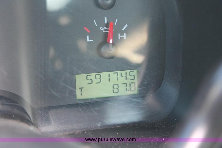 image for item E3276 2007 Ford F150 XL pickup truck