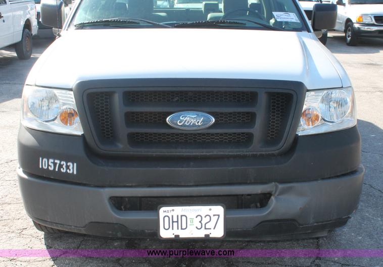 image for item E3276 2007 Ford F150 XL pickup truck