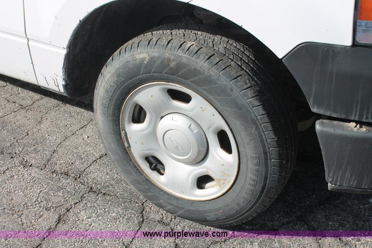 image for item E3276 2007 Ford F150 XL pickup truck