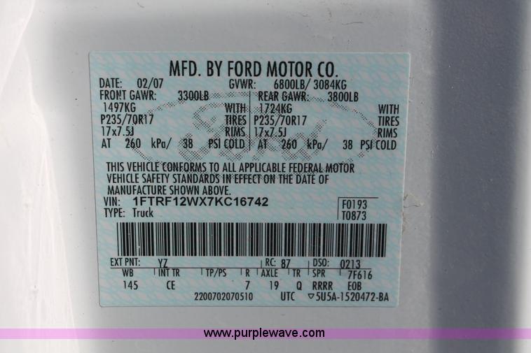 image for item E3276 2007 Ford F150 XL pickup truck
