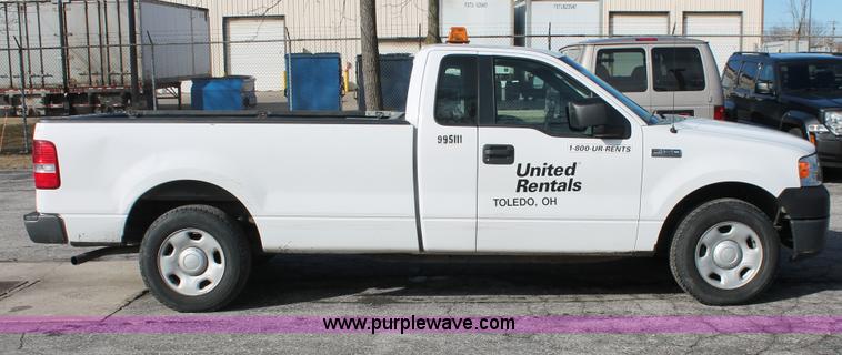 image for item E3277 2005 Ford F150 XL pickup truck