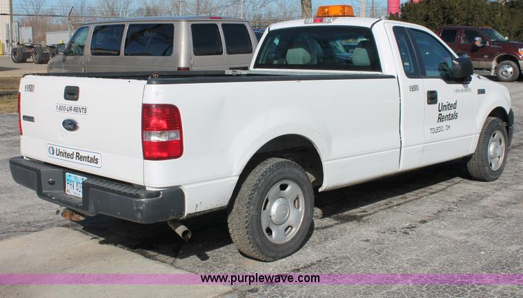 image for item E3277 2005 Ford F150 XL pickup truck