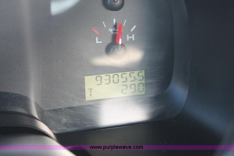 image for item E3277 2005 Ford F150 XL pickup truck