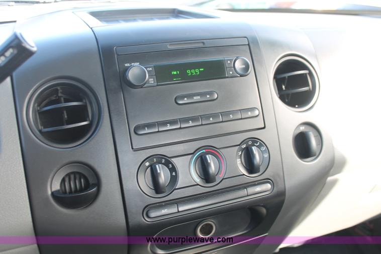 image for item E3277 2005 Ford F150 XL pickup truck