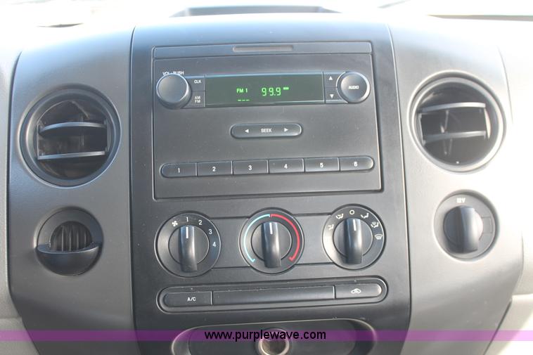 image for item E3277 2005 Ford F150 XL pickup truck