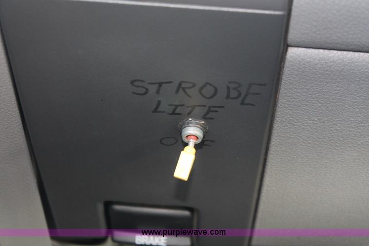 image for item E3277 2005 Ford F150 XL pickup truck