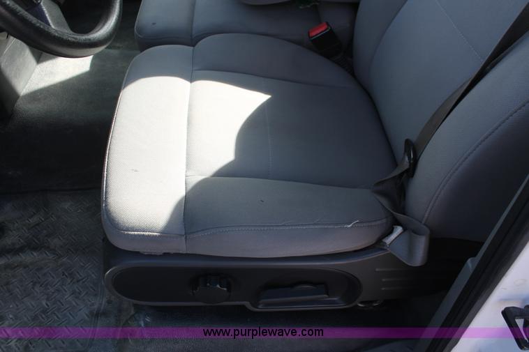 image for item E3277 2005 Ford F150 XL pickup truck