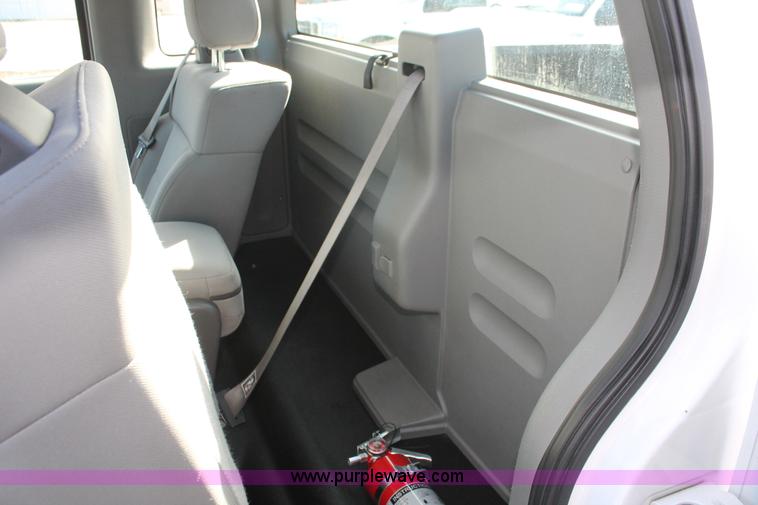 image for item E3277 2005 Ford F150 XL pickup truck