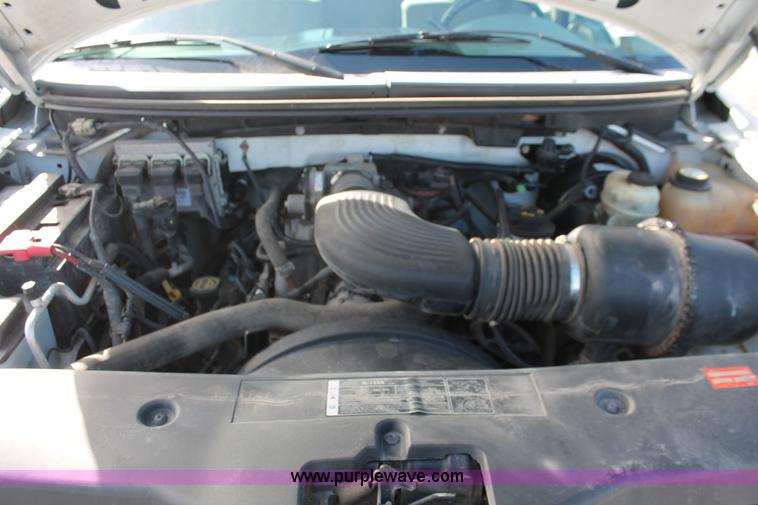 image for item E3277 2005 Ford F150 XL pickup truck